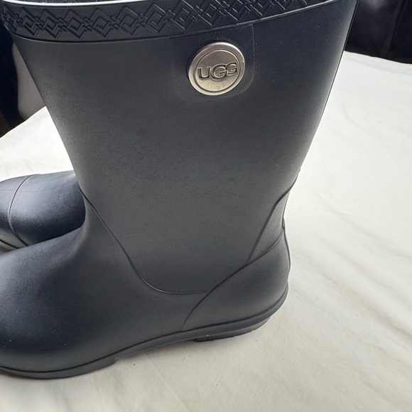 UGG Classic Black Waterproof Boots - Picture 4 of 7